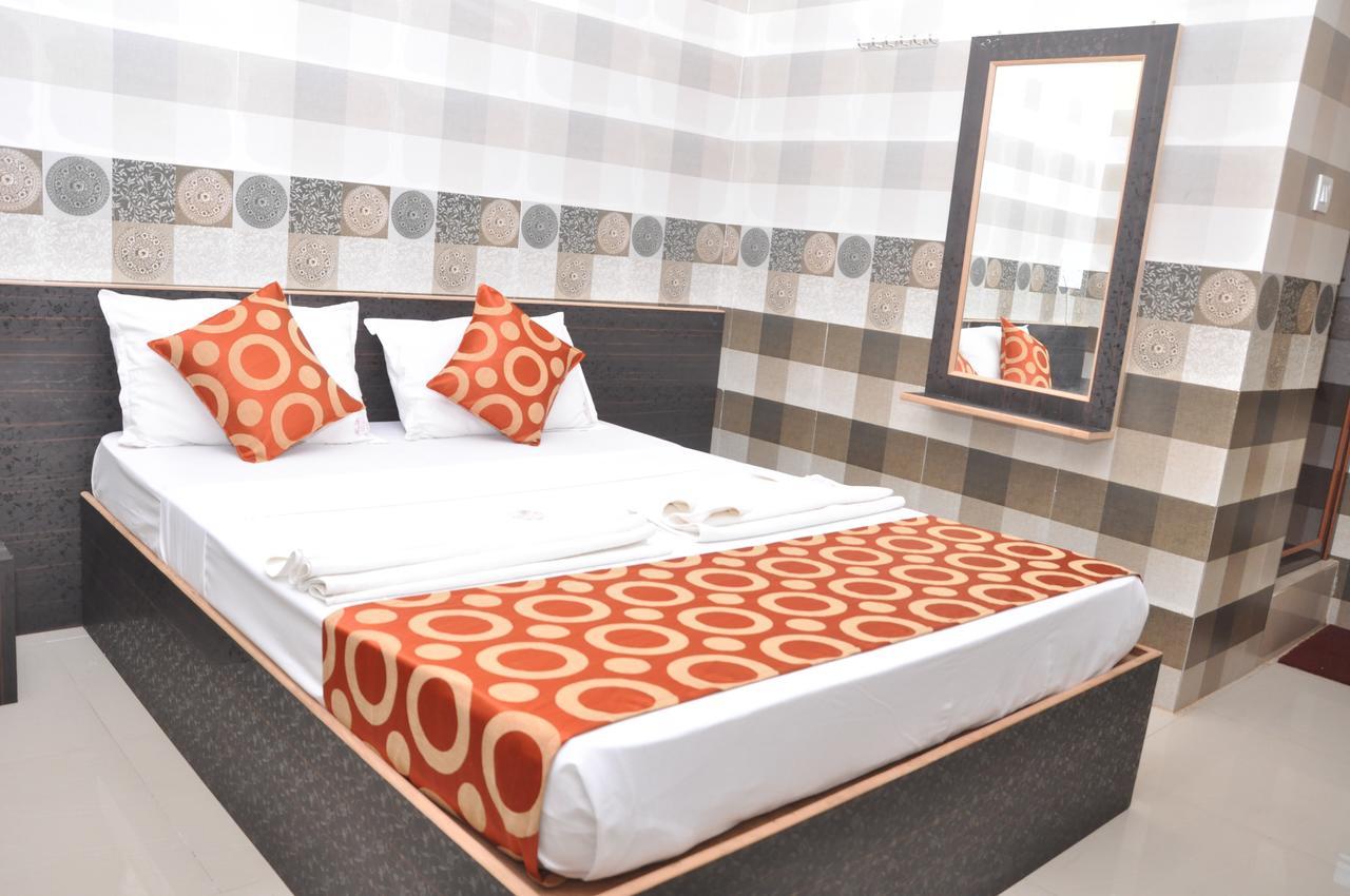 Addhuri Comforts Inn Mysore Extérieur photo